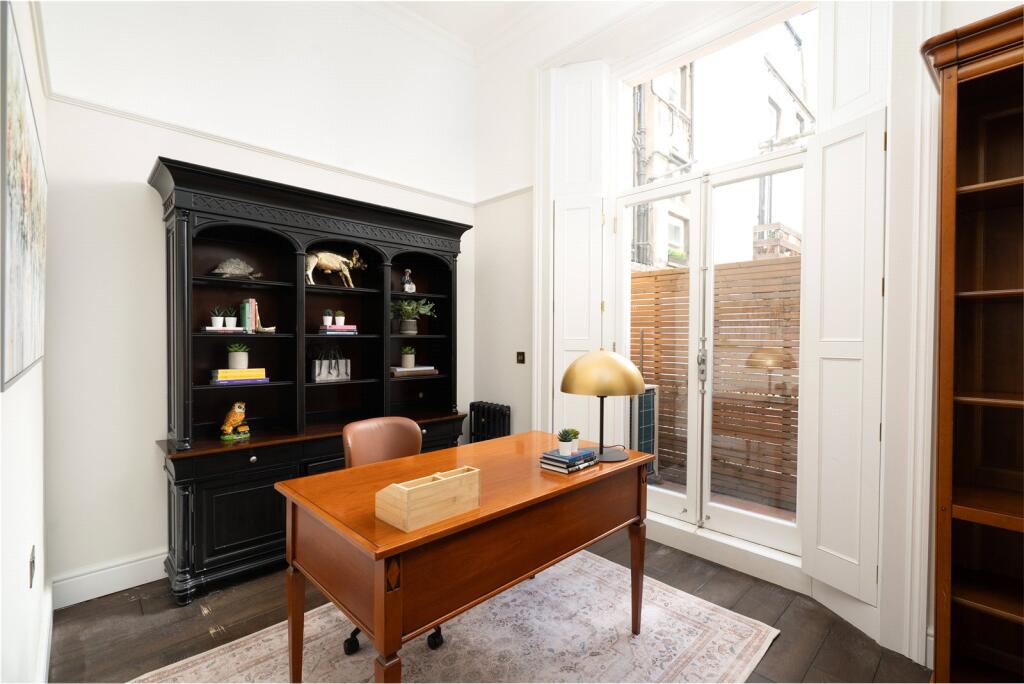 4 bedroom maisonette for sale in Queensberry Place, South Kensington, London, SW7
